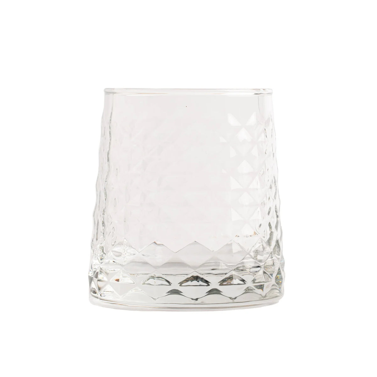 Vaso cairo rocks bajo facetado de 310 ml con patrón tipo diamante y base gruesa, ideal para servir whisky, cocteles o bebidas cortas con estilo sofisticado