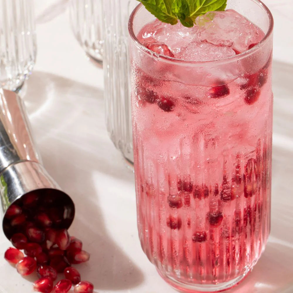 Vaso Barcelona Bebidas de 453 ml con líneas rectas y cristal claro, ideal para servir jugos, mocktails o refrescos con abundancia y estilo moderno.