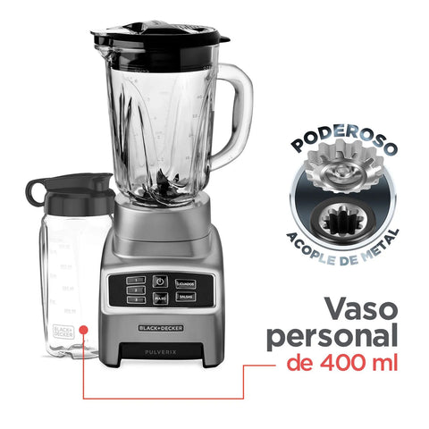Licuadora BLACK+DECKER Pulverix Digital con 700W de potencia, jarra de vidrio de 1.5L, vaso personal de 500ml y controles digitales con funciones automáticas.