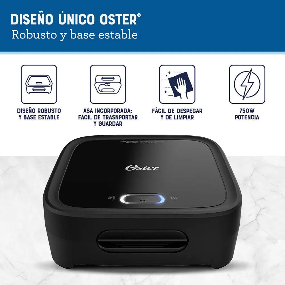 Sanduchera Oster® compacta negra con platos hondos, ideal para panes gruesos, rellenos generosos y preparaciones versátiles.