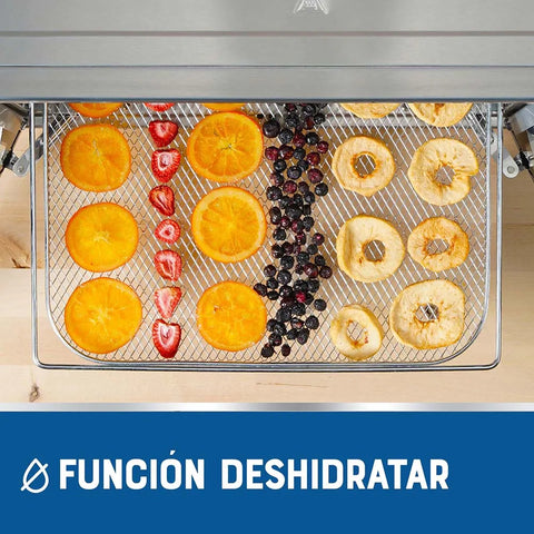 Horno Digital con Freidora de Aire Oster® 42L con 10 funciones pre-determinadas, capacidad de 42L, recubrimiento antiadherente, función de freír al aire con hasta 99.5% menos aceite, pre-calentamiento rápido, y puertas francesas.