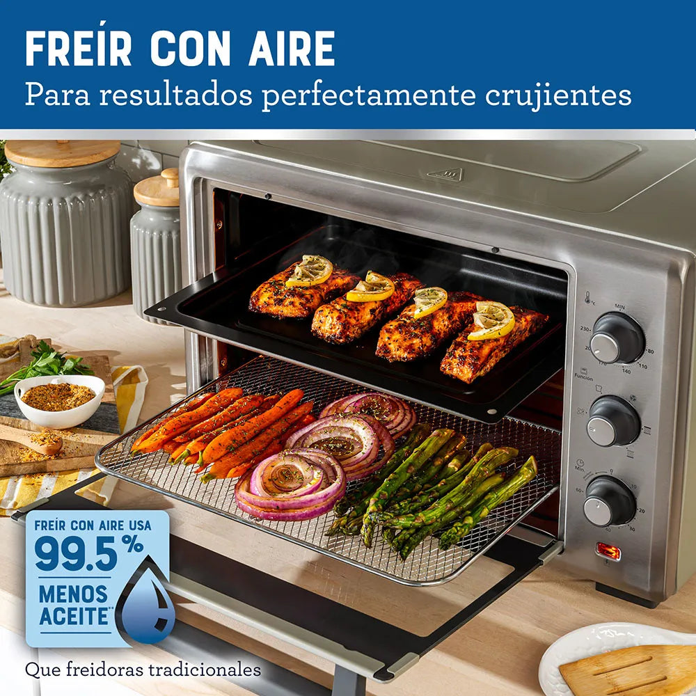 Horno con Freidora de Aire Oster® 35L, 5 funciones pre-programadas, control de temperatura hasta 230°C, recubrimiento antiadherente, y luz interior para fácil monitoreo.