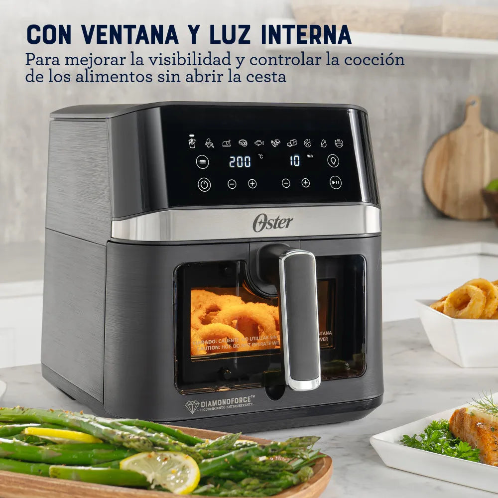Freidora de Aire Digital Oster® DiamondForce 6L con recubrimiento antiadherente, 10 programas automáticos, bandeja extraíble, y ventana de visualización para una cocción fácil y rápida.
