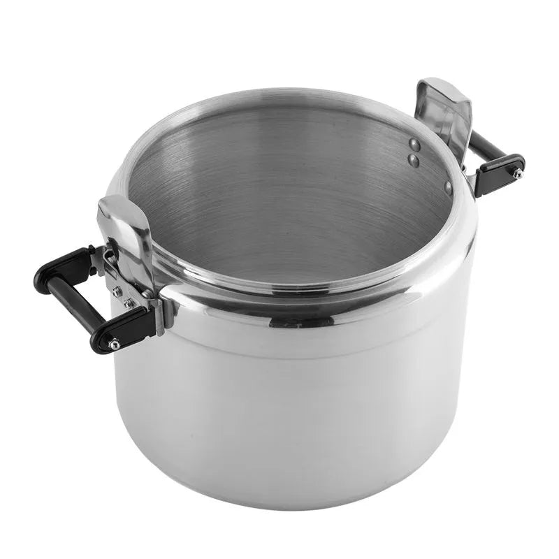 Olla a presión Magna de 25 litros, fabricada en aluminio resistente, con dos válvulas de seguridad, pesas reguladoras y asas reforzadas, diseñada para cocinas institucionales y restaurantes.