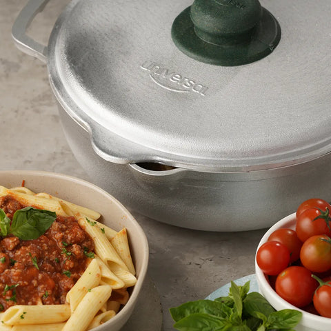 CALDERO FUNDIDO UNIV +TF C/VERTEDE 24CM