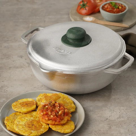 CALDERO FUNDIDO UNIV +TF C/VERTEDE 24CM