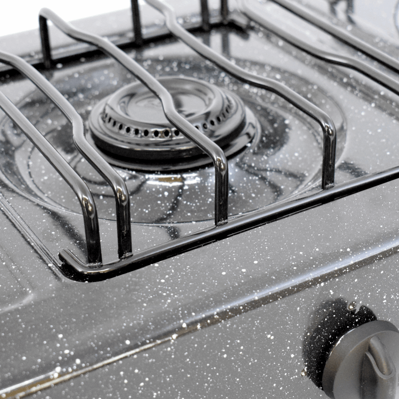 Estufa a Gas Económica, diseño resistente con tres fogones, parrillas tipo hilo y porcelanizado de alta calidad, ideal para uso doméstico.