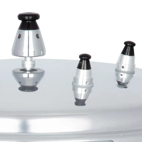 Olla a presión KALLEY 11 Litros con cierre externo, aluminio resistente, asas anticalor y vaporera incluida para grandes preparaciones.