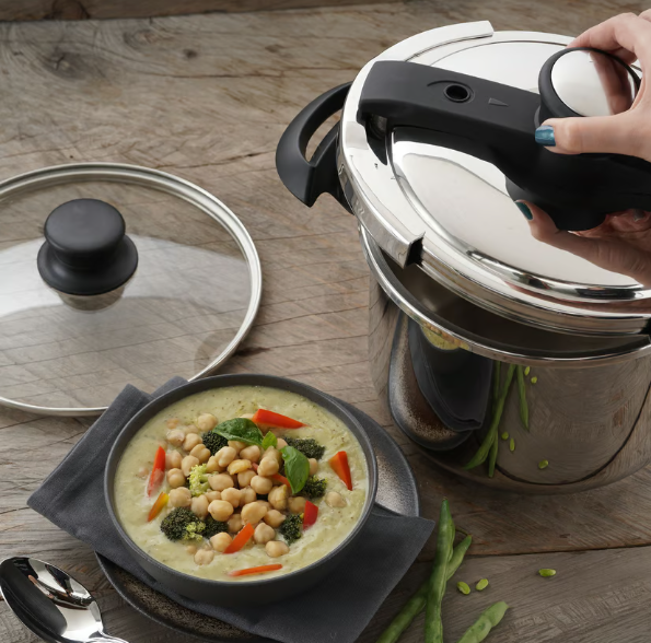 Olla a presión Easy Click de 6 litros Universal, con cierre externo en acero inoxidable y tapa de vidrio adicional.