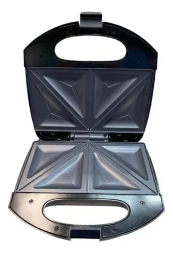 Sanduchera Corona negra de 2 puestos con placas antiadherentes y potencia de 750W para una cocción rápida y uniforme.
