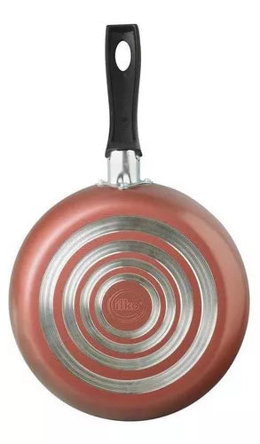 Sartén Antiadherente con Tapa 24cm Ilko, aluminio prensado, recubrimiento Quantum 2, tapa de vidrio templado y mango de baquelita.