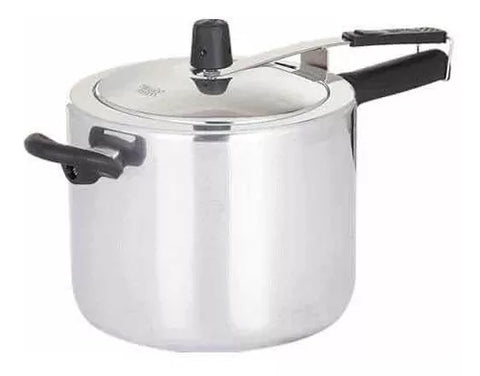 Olla a presión Corona de 13 litros fabricada en aluminio, ideal para cocinas a gas y eléctricas.