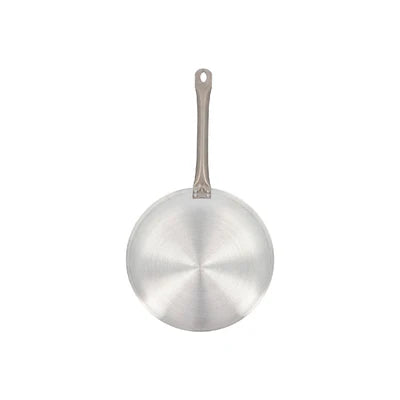 Sartén profesional de 30cm IMUSA de aluminio antiadherente, con mangos de acero inoxidable, ideal para cocciones rápidas y uniformes.